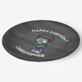 Cool Zombie Guy Zoekt Hersenen Gelukkige Verjaarda Papieren Bordje (Gekanteld)