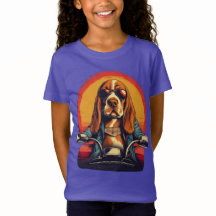 Coole basset hound biker in de zonsondergang