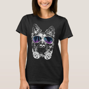 Coole DJ-herdershond met zonnebril en hoofdtelefoo T-shirt