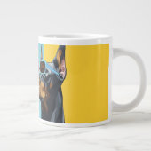 Coole Dobermann met zonnebril Grote Koffiekop (Rechts)