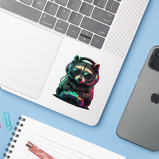 Coole Gamer Wasbeer — Koptelefoon en Controller Sticker (Laptop met iPhone)