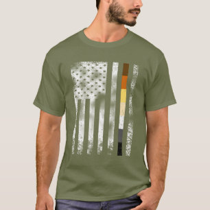 Coole getergde beer trots op witte Amerikaanse vla T-shirt