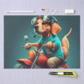 Coole hond die een motor bestuurt tissuepapier (Craft)