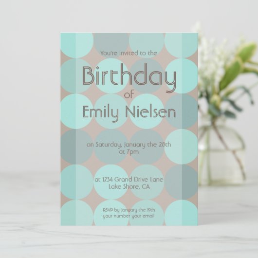 Coole moderne verjaardagsuitnodiging kaart (Staand voorkant)