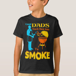 Coole vaders leren hun kinderen om Byrbecue BBQ te T-shirt