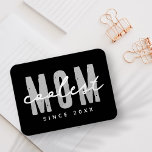 Coolste mam sinds 20XX moderne eenvoudige preppy Magneet<br><div class="desc">Dit eenvoudige en moderne ontwerp bestaat uit san serif typografie.</div>