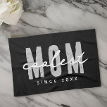 Coolste mam sinds 20XX moderne eenvoudige preppy Theedoek<br><div class="desc">Dit eenvoudige en moderne ontwerp bestaat uit san serif typografie.</div>