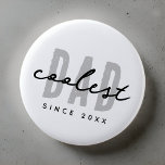 Coolste papa sinds 20XX moderne eenvoudige preppy Ronde Button 5,7 Cm<br><div class="desc">Dit eenvoudige en moderne ontwerp bestaat uit san serif typografie.</div>