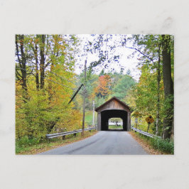 Coombs bedekte brug tussen de bomen briefkaart