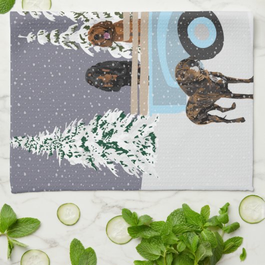 Coonhound Truck in de sneeuw Theedoek (Gevouwen)