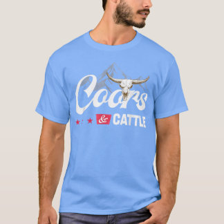 Coor en vee Retro koe Westerse bergen en een T-shirt