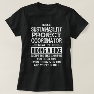 coördinator van het duurzaamheidsproject t-shirt