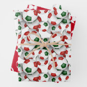Coördinerende sport set rood groene voetballen inpakpapier vel (In situ)