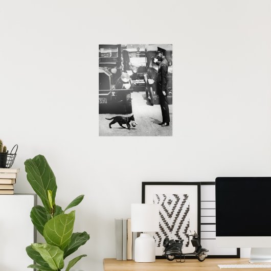 Cop Stops Traffic for Mama Cat Poster (Thuiskantoor)