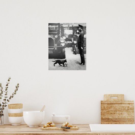 Cop Stops Traffic for Mama Cat Poster (Keuken)