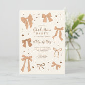 Coquette Beige Bow Graduation Party Kaart (Staand voorkant)