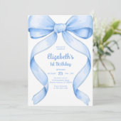 Coquette blauwe strik verjaardagsuitnodiging kaart (Staand voorkant)