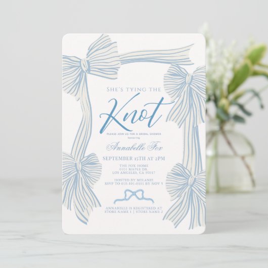 Coquette Blue Bow Tying the Knot Vrijgezellenfeest Kaart (Staand voorkant)