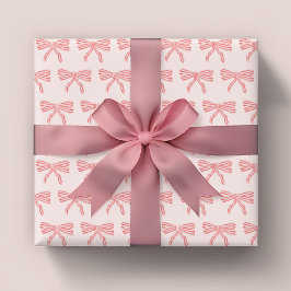 Coquette blush roze en rood gestreepte bogen cadeaupapier