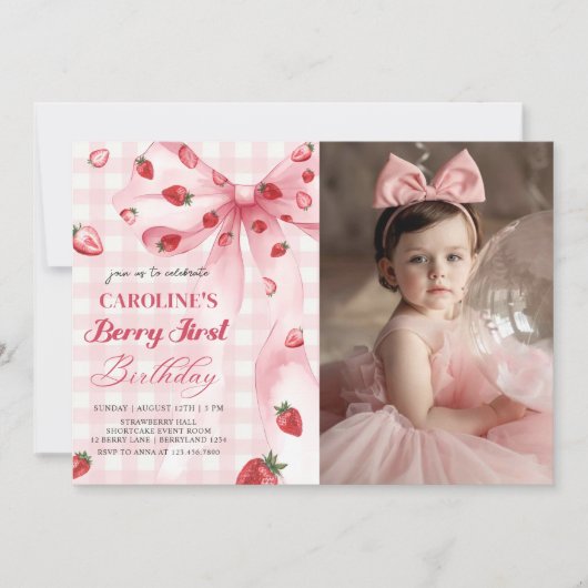 Coquette Bow Berry Eerste Aardbei Verjaardag Foto Kaart (Voorkant)