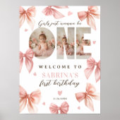 Coquette Bow Roze Meisjes Eerste Verjaardag Welkom Poster (Voorkant)