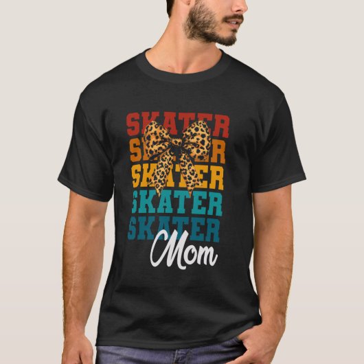 Coquette Bow Skater Mom Schattigee Skater Lovers M T-shirt (Voorkant)