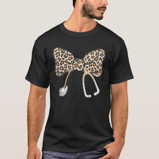 Coquette Bow Stethoscope Leopard Nurse Geregistree T-shirt (Voorkant)