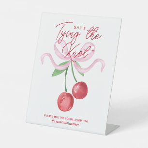 Coquette Cherry Ze knoopt de knoop door Reclamebord Met Voetstuk