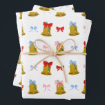 Coquette Christmas Bells en Bows Classic Inpakpapier Vel<br><div class="desc">Vier dit seizoen een kerstkoket met de juiste en vrolijke kerstprint voor je Beaus en Belles. Oorspronkelijk ontworpen voor de kerstprint van mijn jongste dochter, roepen deze Bows en Belles for Beaus en Belles een klassieke kerstsfeer op! Perfect voor het inpakken van geschenken en ook als achtergrond voor uw geheugenbehoud...</div>