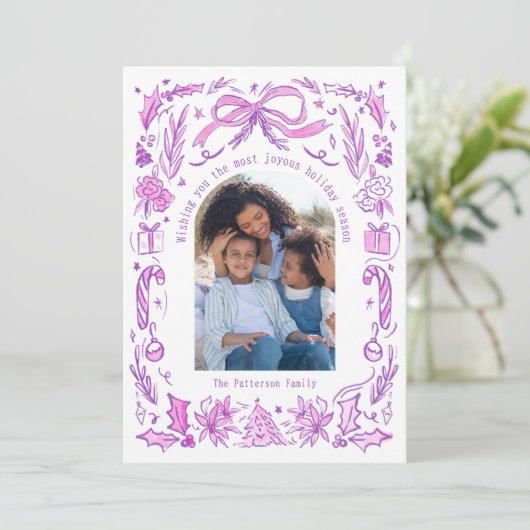 Coquette Christmas Family Foto Paarse Roze Doodle Feestdagenkaart (Staand voorkant)