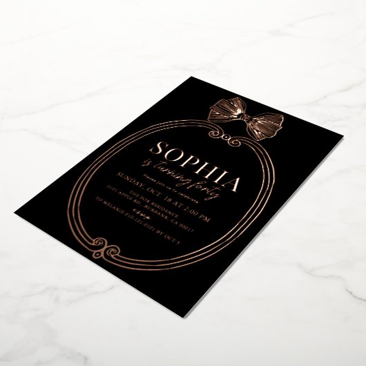 Coquette Gold Bow / Ribbon Black Verjaardag Folie Uitnodiging (Gedraaid)