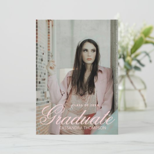 Coquette lint Afstuderen Monogram Crest Kaart (Staand voorkant)