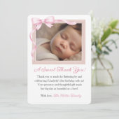 Coquette Pink Bow First Birthday Photo Invitation Bedankkaart (Staand voorkant)