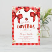 Coquette Rode Strik Lief Bug Babyshower Uitnodigin Kaart (Staand voorkant)