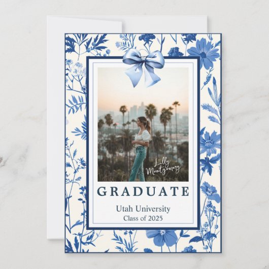 Coquette Toile Bow Foto Afstuderen Aankondiging (Voorkant)