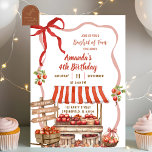 Coquette Wavy Bow Orchard Patch Girl Verjaardag Kaart<br><div class="desc">Coquette Wavy Bow verjaardagsuitnodiging,  Orchard Patch Girl verjaardagsuitnodiging,  Bushel van leuke verjaardagsuitnodiging,  bewerkbare Red Bow Kids verjaardagsuitnodiging,  Apple Stall Theme verjaardagsuitnodiging,  Rode Coquette Apple verjaardagsuitnodiging,  boerenmarkt Apple verjaardagsuitnodiging,  Red Apple Theme Kids verjaardagsuitnodiging, </div>