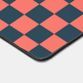 Coral and navy checkerboard pattern bureaumat (Hoek)