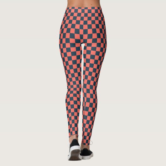 Coral and navy checkerboard pattern leggings (Achterkant)