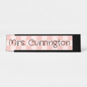 Coral Blush Checkered Leraar Bureau Naambordje (Voorkant)