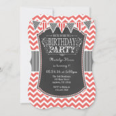 Coral Chalkboard Chevron Birthday Invite Kaart (Voorkant)