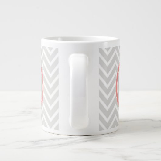 Coral Chevron Monogram Grote Koffiekop (Achterkant)