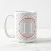 Coral Chevron Monogram Koffiemok (Links)