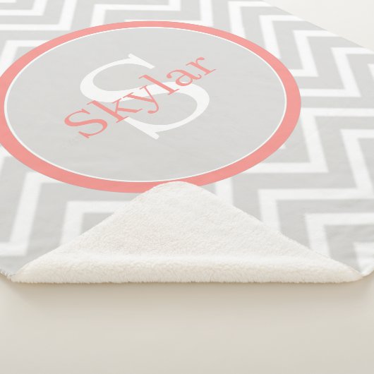 Coral Chevron Monogram Sherpa Deken (3/4)