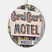 Coral Court Motel, St. Louis, kerstversiering, Keramisch Ornament (Links)