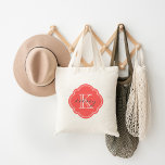 Coral Custom gepersonaliseerd monogram Tote Bag<br><div class="desc">Cute Girly Modern Canvas tas met Custom Personalized Name and Initiaal Monogram in een  Marokkaanse Quatrefoil Cover Shape Lijst Border</div>