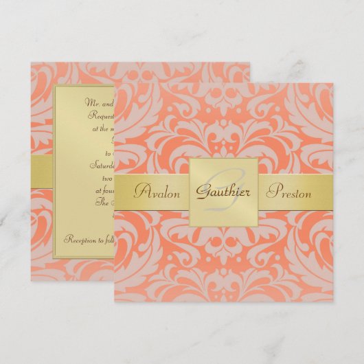 Coral Damask Monogram Gold Ribbon Uitnodiging (Voorkant / Achterkant)
