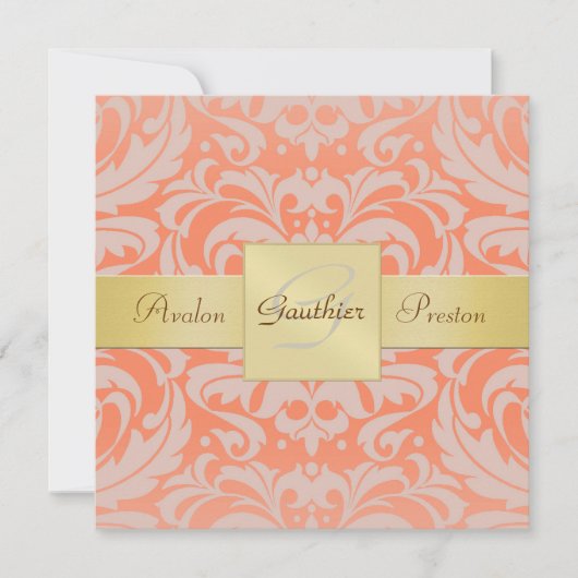 Coral Damask Monogram Gold Ribbon Uitnodiging (Voorkant)