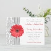 Coral Gerbera Daisy Gray Damask Wedding Invitation Kaart (Staand voorkant)