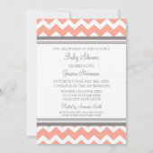 Coral Grey Chevron Custom Baby Shower Invitaties Kaart (Achterkant)