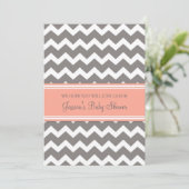 Coral Grey Chevron Custom Baby Shower Invitaties Kaart (Staand voorkant)